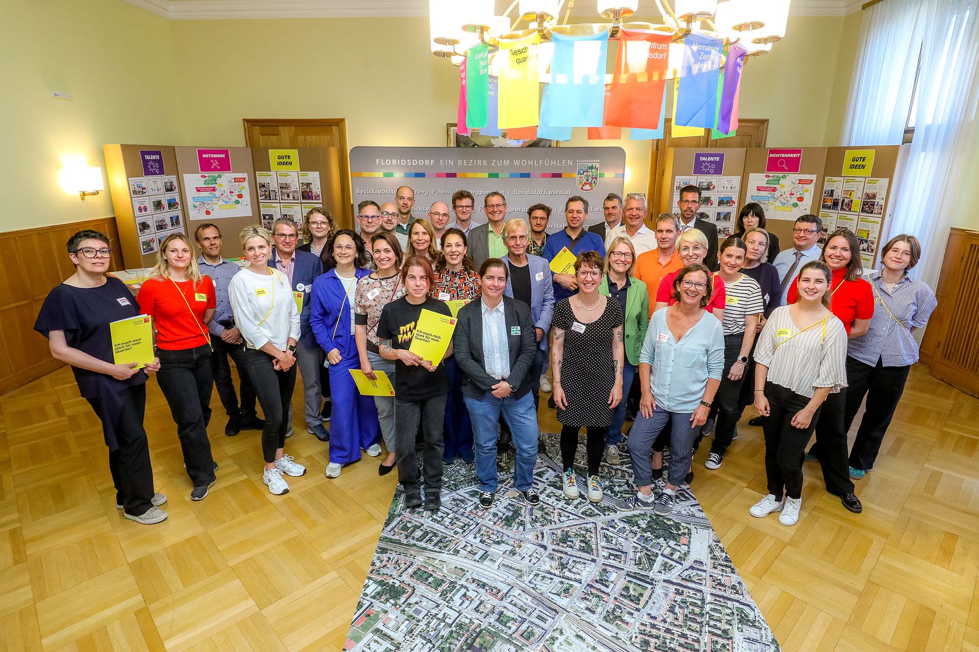 Gruppenfoto mit den Teilnehmern der Quartierswerkstatt in Floridsdorf